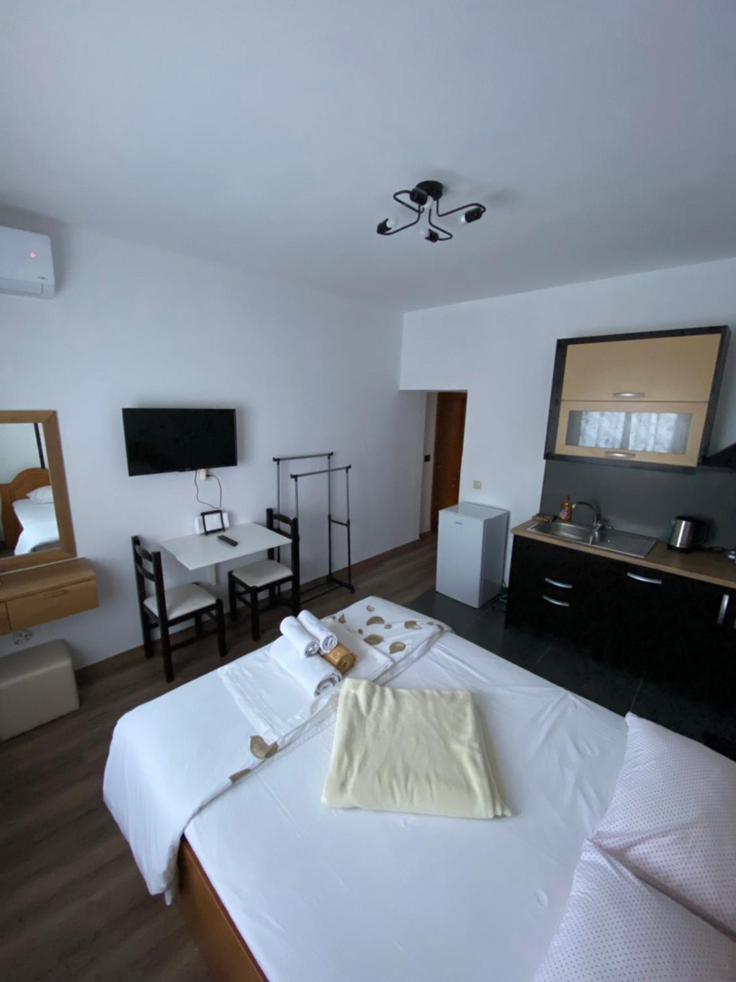 Elti Apartment Sarandë Exteriör bild